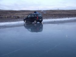 Donan gölde çılgın gösteri